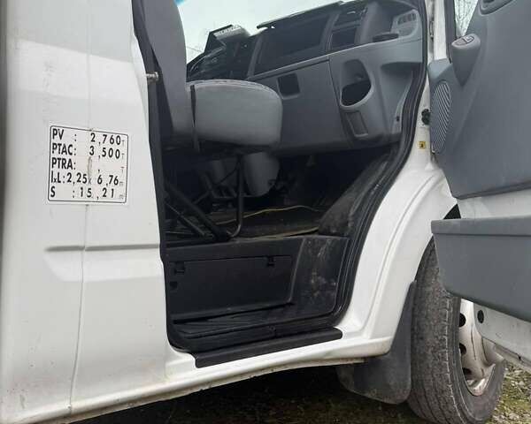 Білий Форд Транзит, об'ємом двигуна 2.2 л та пробігом 197 тис. км за 15500 $, фото 11 на Automoto.ua