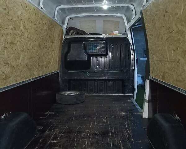 Білий Форд Транзит, об'ємом двигуна 2.2 л та пробігом 488 тис. км за 7750 $, фото 5 на Automoto.ua