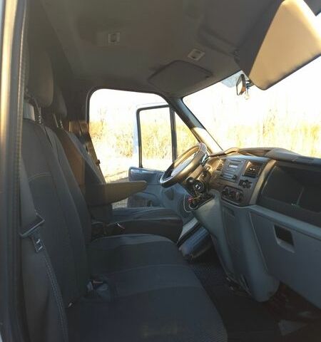 Белый Форд Транзит, объемом двигателя 2.2 л и пробегом 304 тыс. км за 8500 $, фото 3 на Automoto.ua