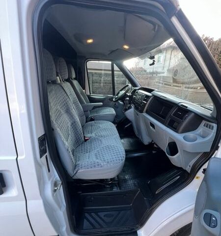 Білий Форд Транзит, об'ємом двигуна 2.2 л та пробігом 330 тис. км за 8950 $, фото 71 на Automoto.ua