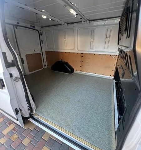 Білий Форд Транзит, об'ємом двигуна 2.2 л та пробігом 330 тис. км за 8950 $, фото 75 на Automoto.ua