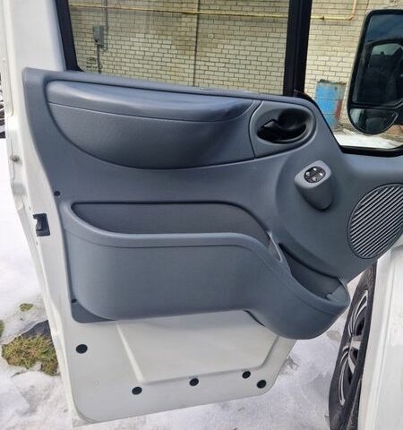 Белый Форд Транзит, объемом двигателя 2.2 л и пробегом 296 тыс. км за 9200 $, фото 11 на Automoto.ua