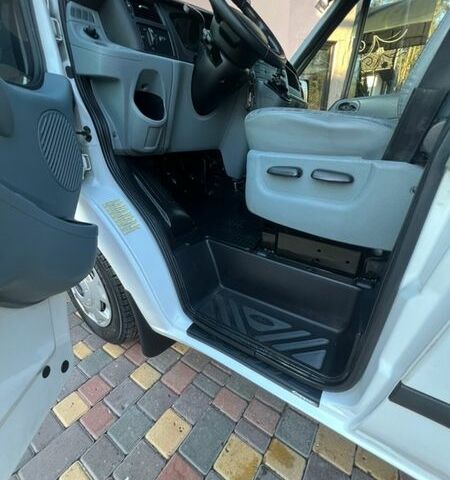 Білий Форд Транзит, об'ємом двигуна 2.2 л та пробігом 330 тис. км за 8950 $, фото 46 на Automoto.ua