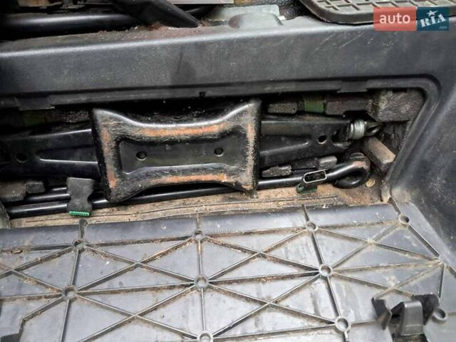 Білий Форд Транзит, об'ємом двигуна 2.2 л та пробігом 380 тис. км за 9800 $, фото 8 на Automoto.ua