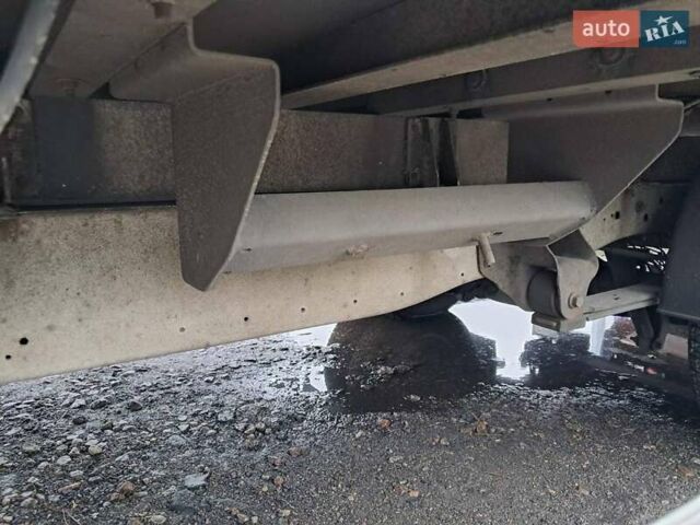 Білий Форд Транзит, об'ємом двигуна 2.2 л та пробігом 380 тис. км за 9800 $, фото 3 на Automoto.ua