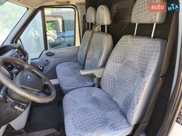 Білий Форд Транзит, об'ємом двигуна 2.2 л та пробігом 188 тис. км за 8900 $, фото 11 на Automoto.ua