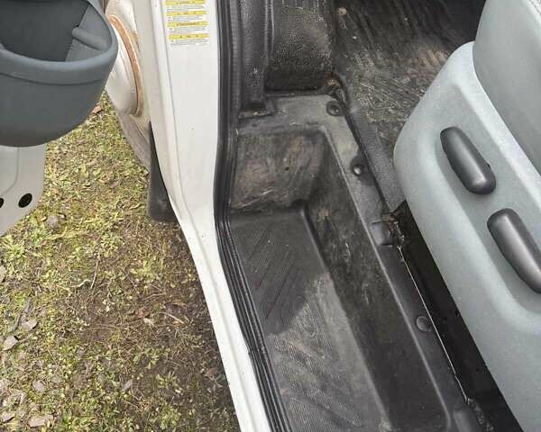 Білий Форд Транзит, об'ємом двигуна 2.2 л та пробігом 197 тис. км за 15500 $, фото 12 на Automoto.ua