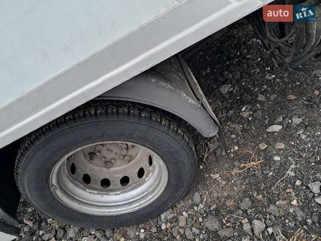 Білий Форд Транзит, об'ємом двигуна 2.2 л та пробігом 380 тис. км за 9800 $, фото 9 на Automoto.ua