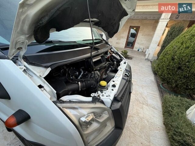 Білий Форд Транзит, об'ємом двигуна 2.2 л та пробігом 411 тис. км за 11300 $, фото 8 на Automoto.ua