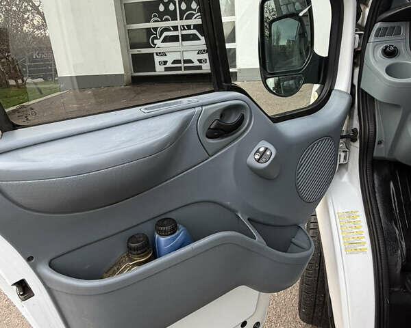 Белый Форд Транзит, объемом двигателя 2.2 л и пробегом 356 тыс. км за 6500 $, фото 12 на Automoto.ua