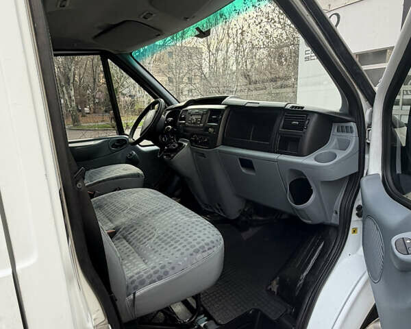 Белый Форд Транзит, объемом двигателя 2.2 л и пробегом 356 тыс. км за 6500 $, фото 8 на Automoto.ua