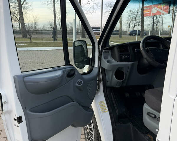 Белый Форд Транзит, объемом двигателя 2.2 л и пробегом 280 тыс. км за 7999 $, фото 15 на Automoto.ua