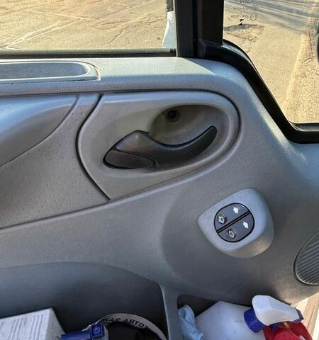 Белый Форд Транзит, объемом двигателя 2.2 л и пробегом 296 тыс. км за 10500 $, фото 9 на Automoto.ua