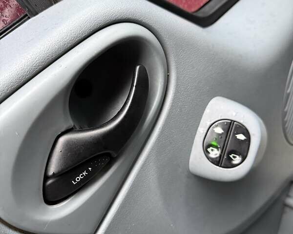 Форд Транзит 2013 у Сумах на Automoto.ua Білий Форд Транзит, об'ємом двигуна 2.2 л та пробігом 282 тис. км за 9000 $, фото 14 на Automoto.ua
