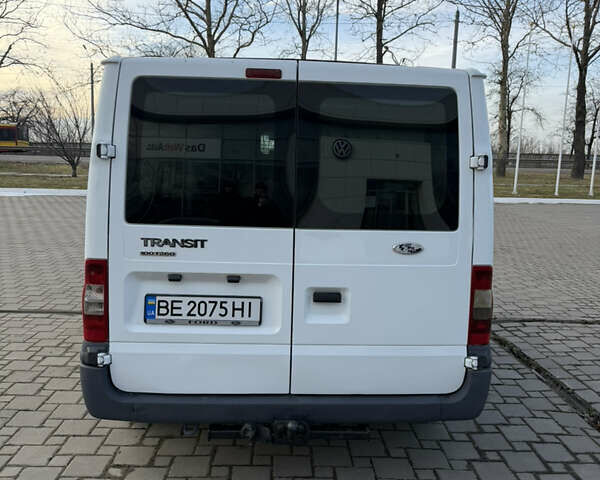 Белый Форд Транзит, объемом двигателя 2.2 л и пробегом 280 тыс. км за 7999 $, фото 6 на Automoto.ua