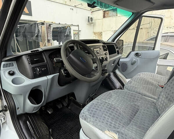 Белый Форд Транзит, объемом двигателя 2.2 л и пробегом 356 тыс. км за 6500 $, фото 10 на Automoto.ua