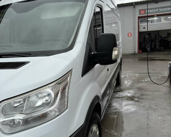 Белый Форд Транзит, объемом двигателя 2.2 л и пробегом 275 тыс. км за 12000 $, фото 2 на Automoto.ua