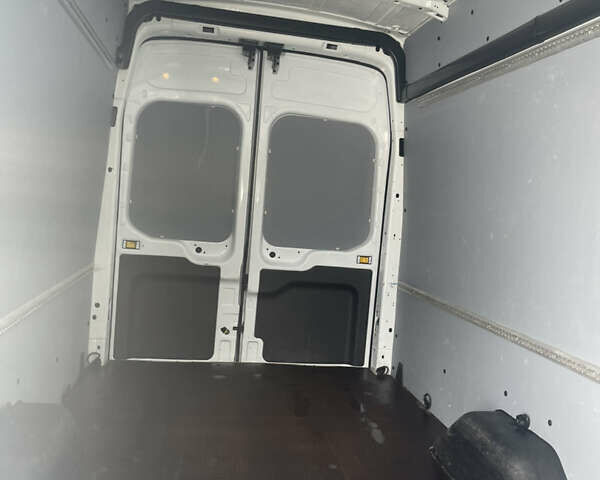 Белый Форд Транзит, объемом двигателя 2.2 л и пробегом 320 тыс. км за 12700 $, фото 12 на Automoto.ua