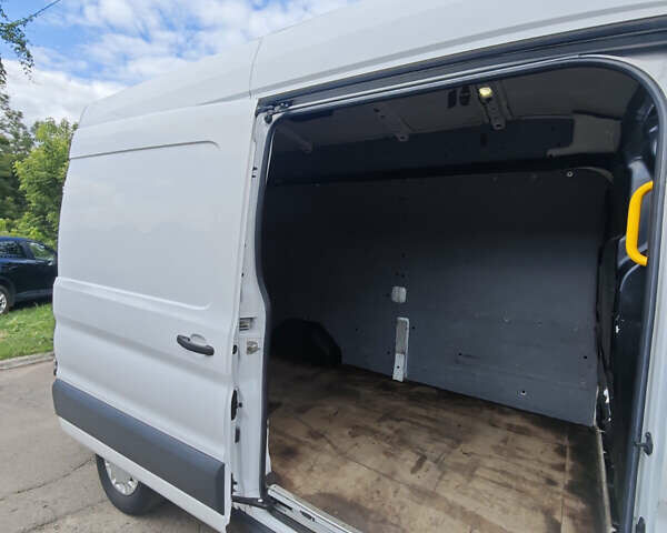 Белый Форд Транзит, объемом двигателя 2.2 л и пробегом 326 тыс. км за 13000 $, фото 4 на Automoto.ua