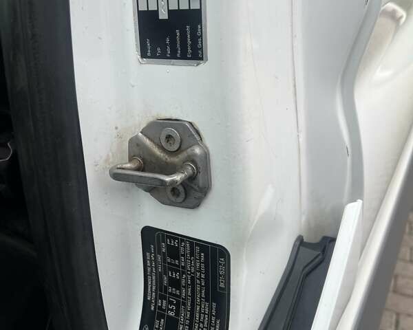 Белый Форд Транзит, объемом двигателя 2.2 л и пробегом 471 тыс. км за 9500 $, фото 3 на Automoto.ua