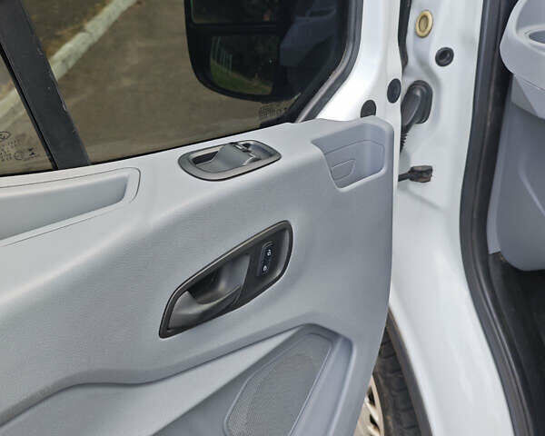 Белый Форд Транзит, объемом двигателя 2.2 л и пробегом 326 тыс. км за 13000 $, фото 13 на Automoto.ua