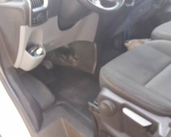 Белый Форд Транзит, объемом двигателя 2.2 л и пробегом 150 тыс. км за 15000 $, фото 11 на Automoto.ua