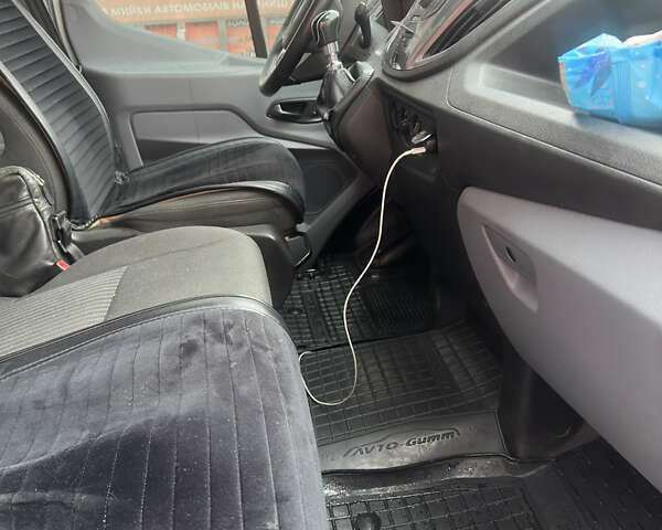 Белый Форд Транзит, объемом двигателя 2.2 л и пробегом 275 тыс. км за 12000 $, фото 15 на Automoto.ua