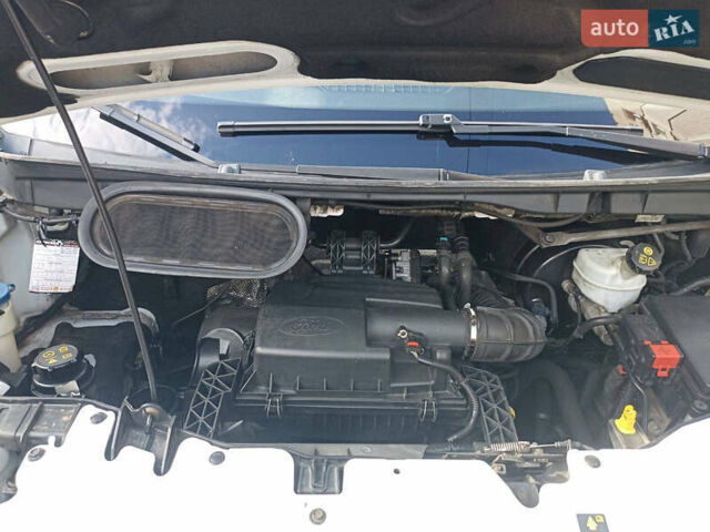 Белый Форд Транзит, объемом двигателя 2.2 л и пробегом 326 тыс. км за 13000 $, фото 15 на Automoto.ua