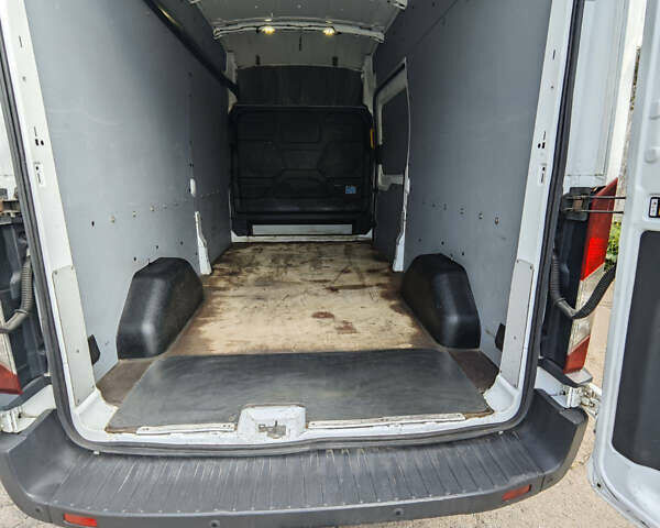 Белый Форд Транзит, объемом двигателя 2.2 л и пробегом 326 тыс. км за 13000 $, фото 18 на Automoto.ua