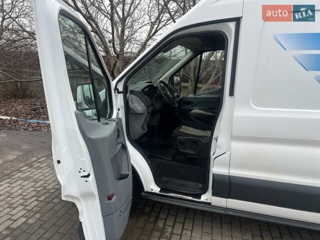 Белый Форд Транзит, объемом двигателя 2.2 л и пробегом 471 тыс. км за 9500 $, фото 2 на Automoto.ua