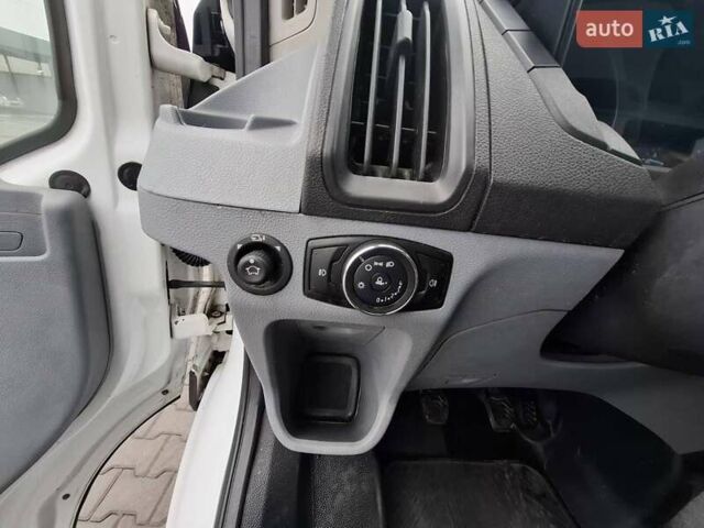 Белый Форд Транзит, объемом двигателя 2.2 л и пробегом 357 тыс. км за 10300 $, фото 10 на Automoto.ua