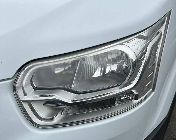 Форд Транзит 2014 в Днепре (Днепропетровске) на Automoto.ua Белый Форд Транзит, объемом двигателя 2.2 л и пробегом 87 тыс. км за 16500 $, фото 10 на Automoto.ua