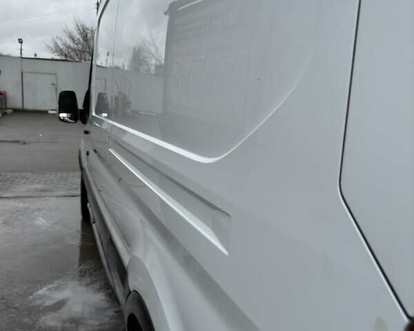 Білий Форд Транзит, об'ємом двигуна 2.2 л та пробігом 325 тис. км за 11000 $, фото 7 на Automoto.ua