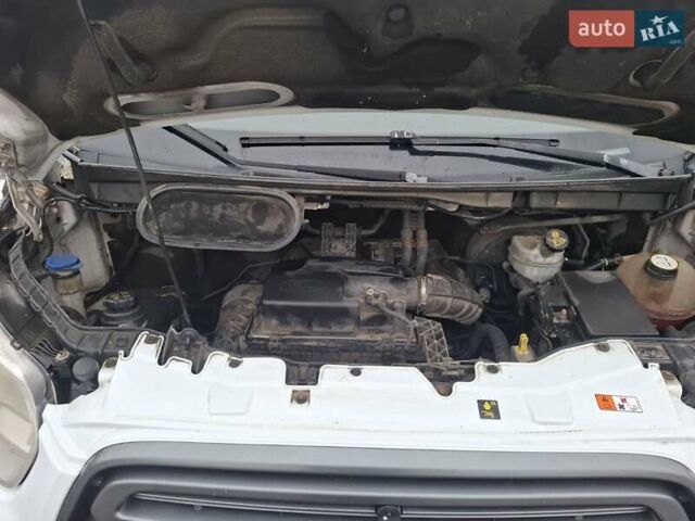 Белый Форд Транзит, объемом двигателя 2.2 л и пробегом 357 тыс. км за 10300 $, фото 16 на Automoto.ua