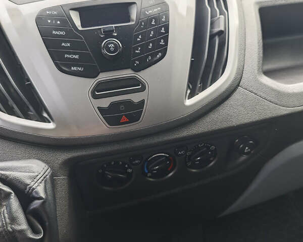 Белый Форд Транзит, объемом двигателя 2.2 л и пробегом 326 тыс. км за 13000 $, фото 17 на Automoto.ua