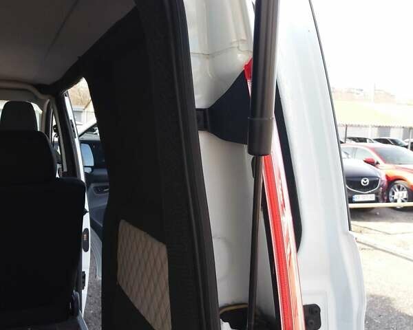 Белый Форд Транзит, объемом двигателя 2.2 л и пробегом 150 тыс. км за 15000 $, фото 10 на Automoto.ua