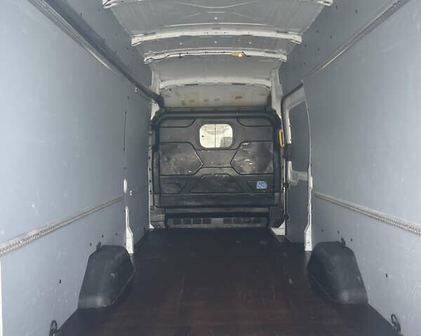 Белый Форд Транзит, объемом двигателя 2.2 л и пробегом 320 тыс. км за 12700 $, фото 2 на Automoto.ua