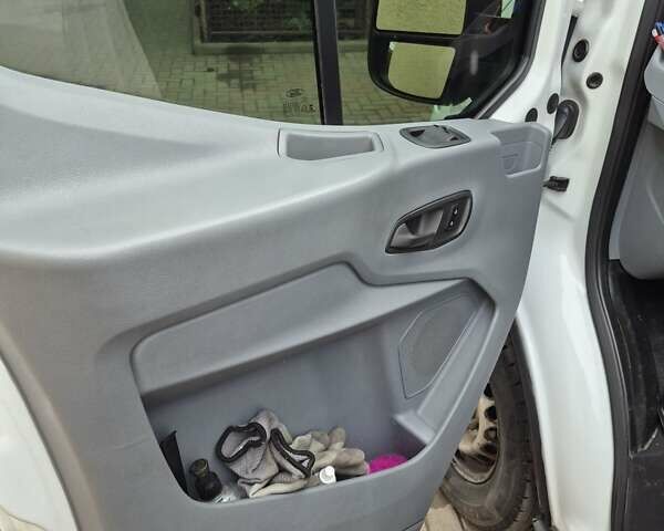 Білий Форд Транзит, об'ємом двигуна 2.2 л та пробігом 410 тис. км за 12990 $, фото 13 на Automoto.ua