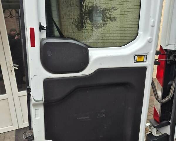 Білий Форд Транзит, об'ємом двигуна 2.2 л та пробігом 410 тис. км за 12990 $, фото 16 на Automoto.ua