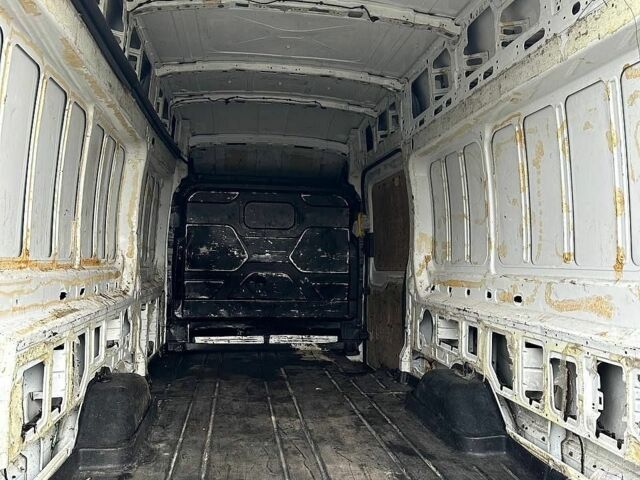 Белый Форд Транзит, объемом двигателя 2.2 л и пробегом 350 тыс. км за 13500 $, фото 15 на Automoto.ua