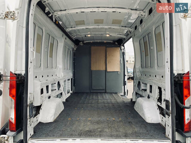 Білий Форд Транзит, об'ємом двигуна 3.73 л та пробігом 223 тис. км за 10900 $, фото 6 на Automoto.ua
