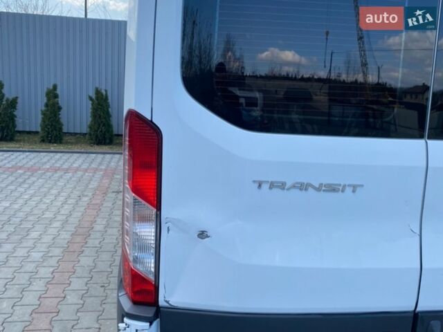 Белый Форд Транзит, объемом двигателя 2.2 л и пробегом 315 тыс. км за 15000 $, фото 3 на Automoto.ua