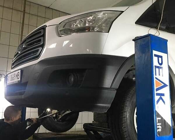 Белый Форд Транзит, объемом двигателя 2.2 л и пробегом 236 тыс. км за 15300 $, фото 1 на Automoto.ua