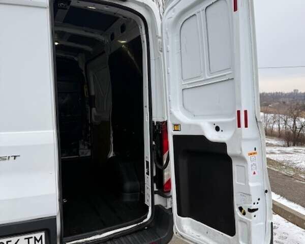 Белый Форд Транзит, объемом двигателя 2.2 л и пробегом 315 тыс. км за 13500 $, фото 18 на Automoto.ua