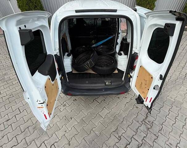 Білий Форд Транзит, об'ємом двигуна 1.99 л та пробігом 215 тис. км за 7500 $, фото 3 на Automoto.ua