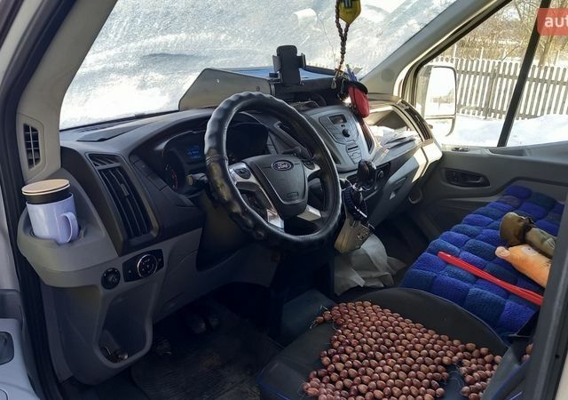 Белый Форд Транзит, объемом двигателя 2.2 л и пробегом 272 тыс. км за 15000 $, фото 4 на Automoto.ua