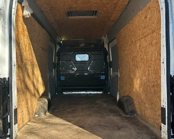 Белый Форд Транзит, объемом двигателя 2.2 л и пробегом 296 тыс. км за 14800 $, фото 8 на Automoto.ua