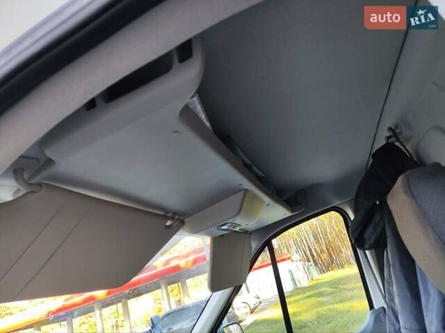 Білий Форд Транзит, об'ємом двигуна 2.2 л та пробігом 260 тис. км за 13000 $, фото 6 на Automoto.ua