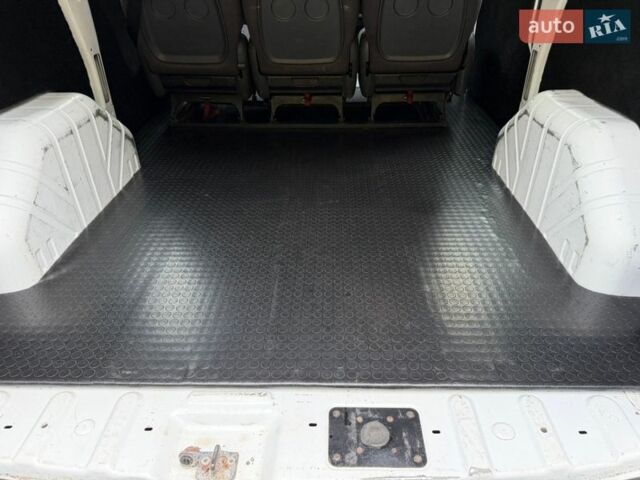 Білий Форд Транзит, об'ємом двигуна 2.2 л та пробігом 284 тис. км за 11490 $, фото 28 на Automoto.ua