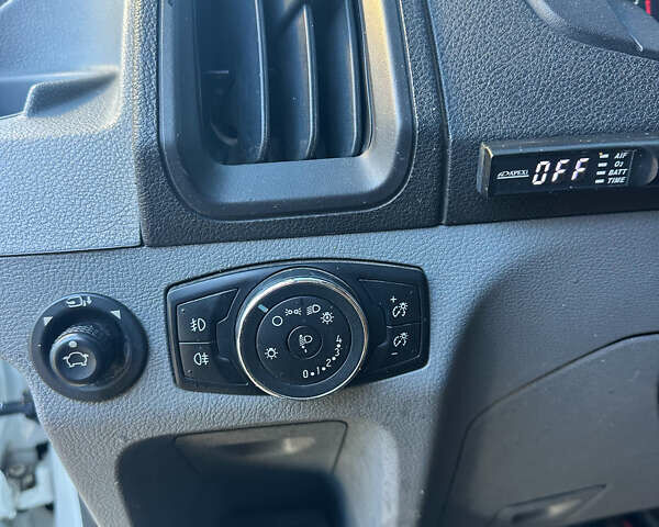 Белый Форд Транзит, объемом двигателя 2.2 л и пробегом 296 тыс. км за 14800 $, фото 12 на Automoto.ua